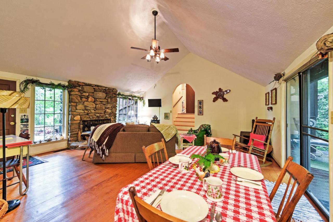 Serene Creekside Cottage Near Asheville Fire Pit Candler Exterior foto